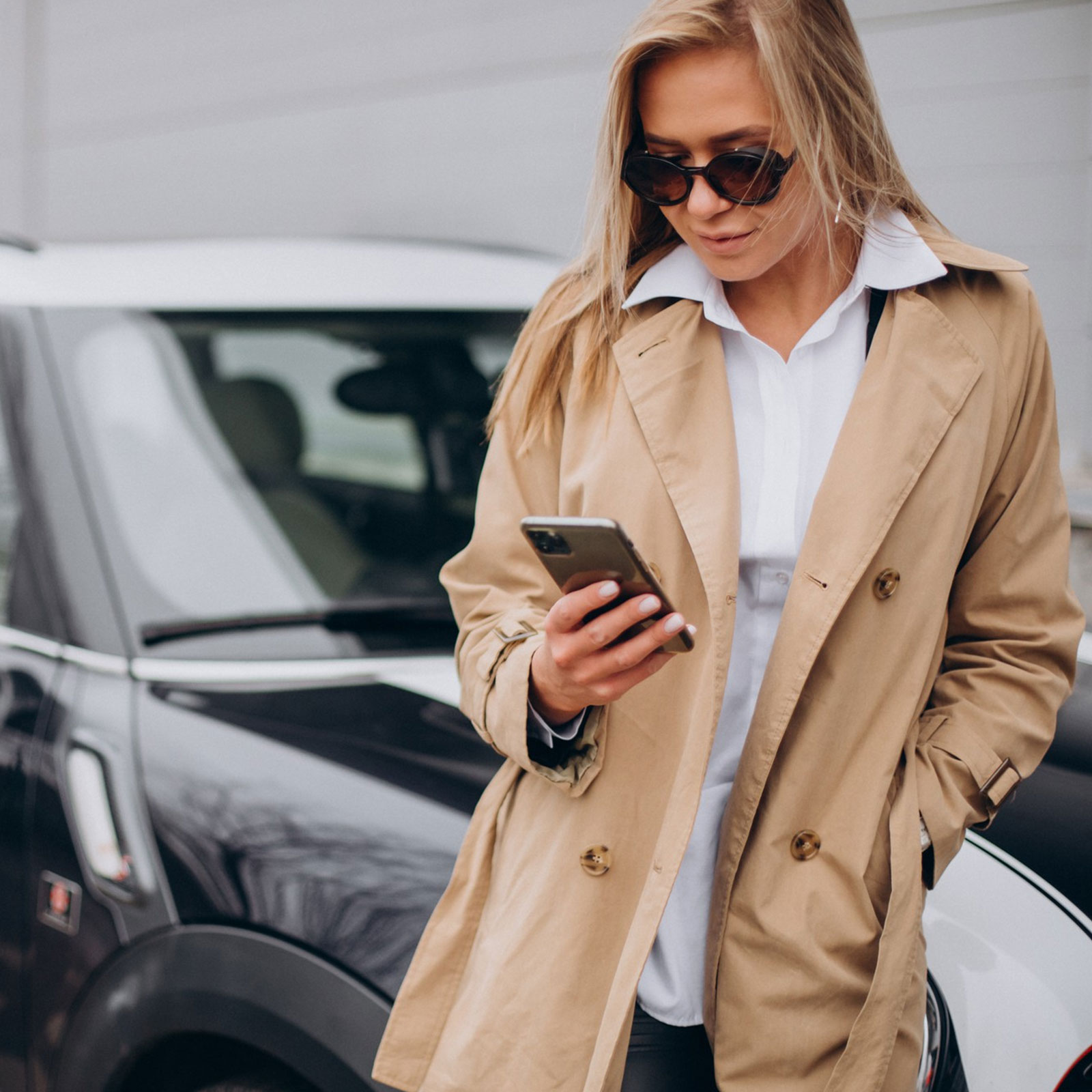 woman scanning spotpay qr code
